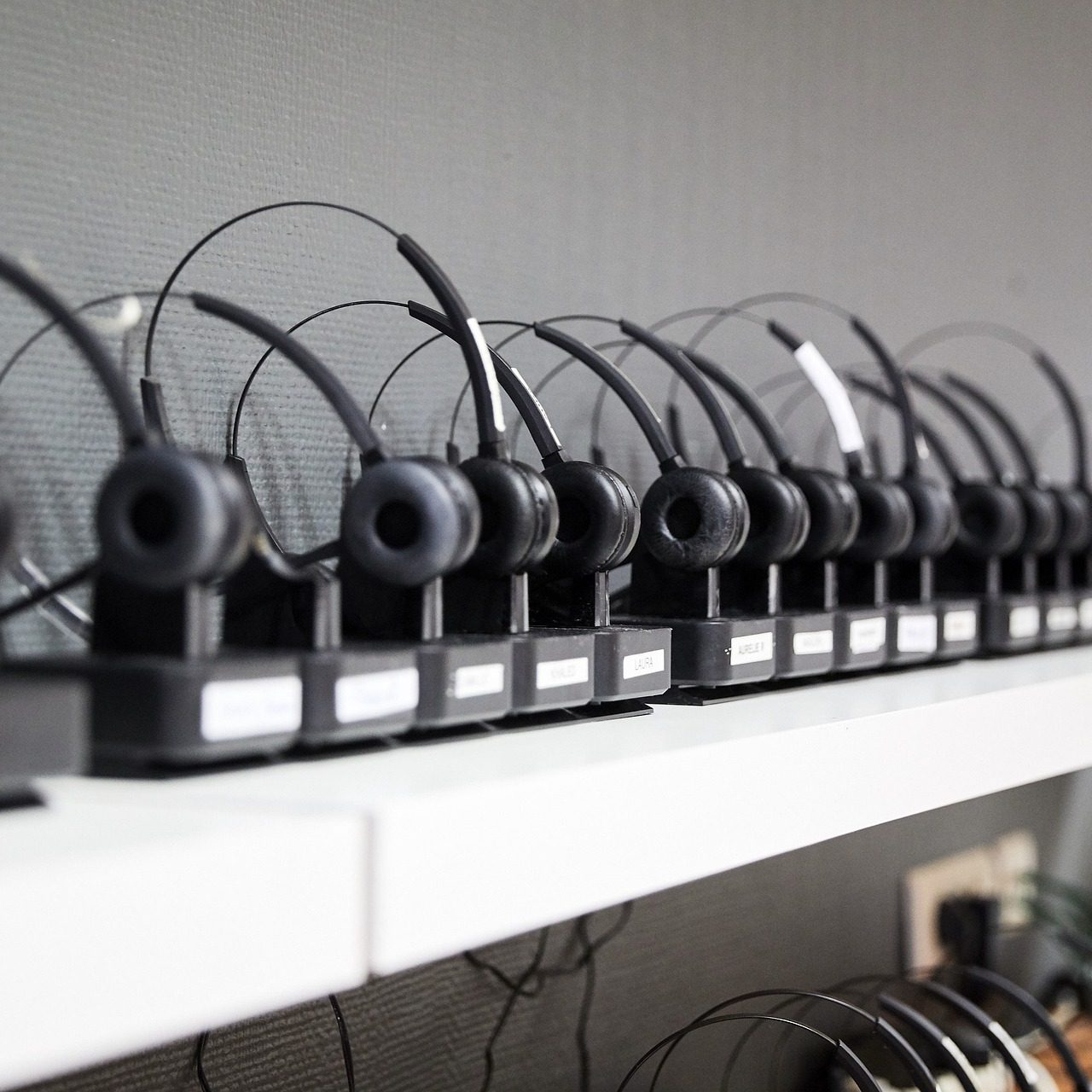 headsets-g100828459_1920